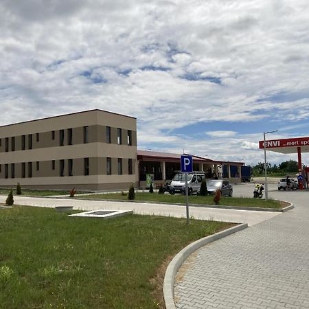 M70 Panzio Szemenyecsörnye Buitenkant foto